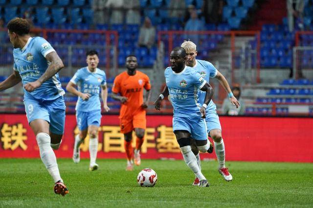 中超-何超乌龙送礼恩里克中点玉昆2-1逆转河南