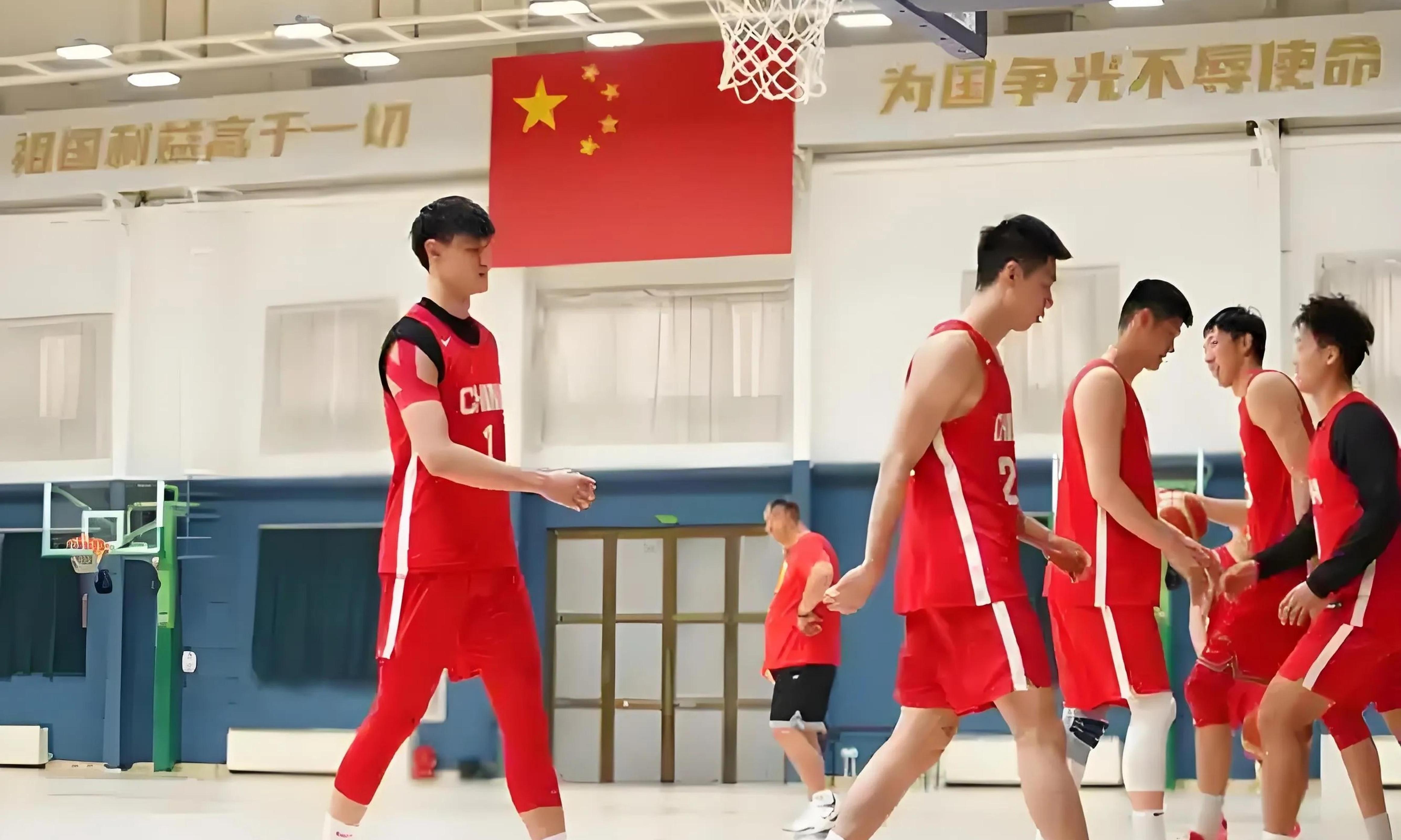 男篮集训周琦旧伤复发大魔王前往美国康复治疗(男蓝运动员周琦)